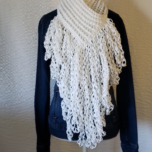Handmade White Scarf. Crochet Knitted. Beautiful - Picture 3 of 5